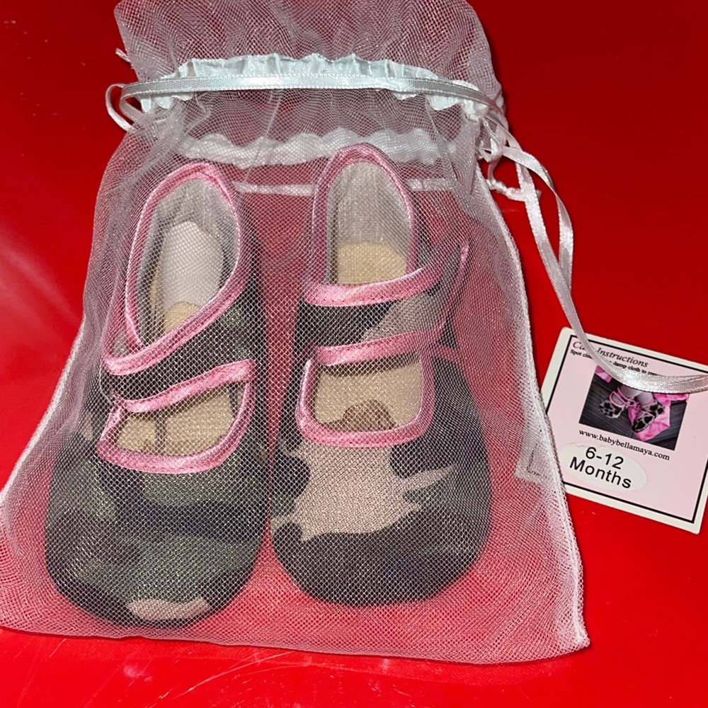 NEW Baby Bella Maya GIRLS Camo and Pink Booties